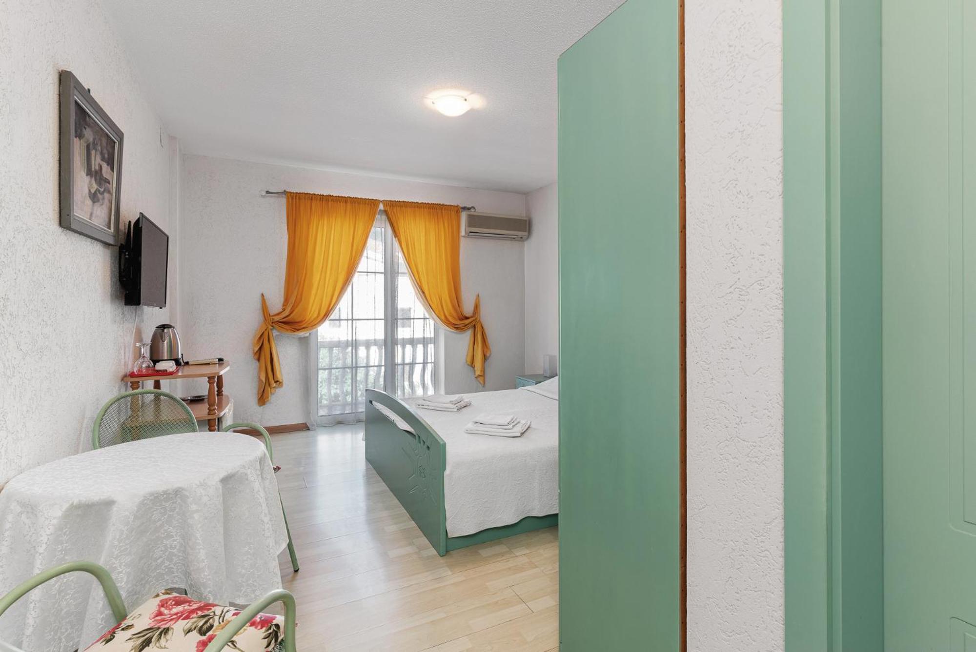 Sun Guest House Budva Exterior photo